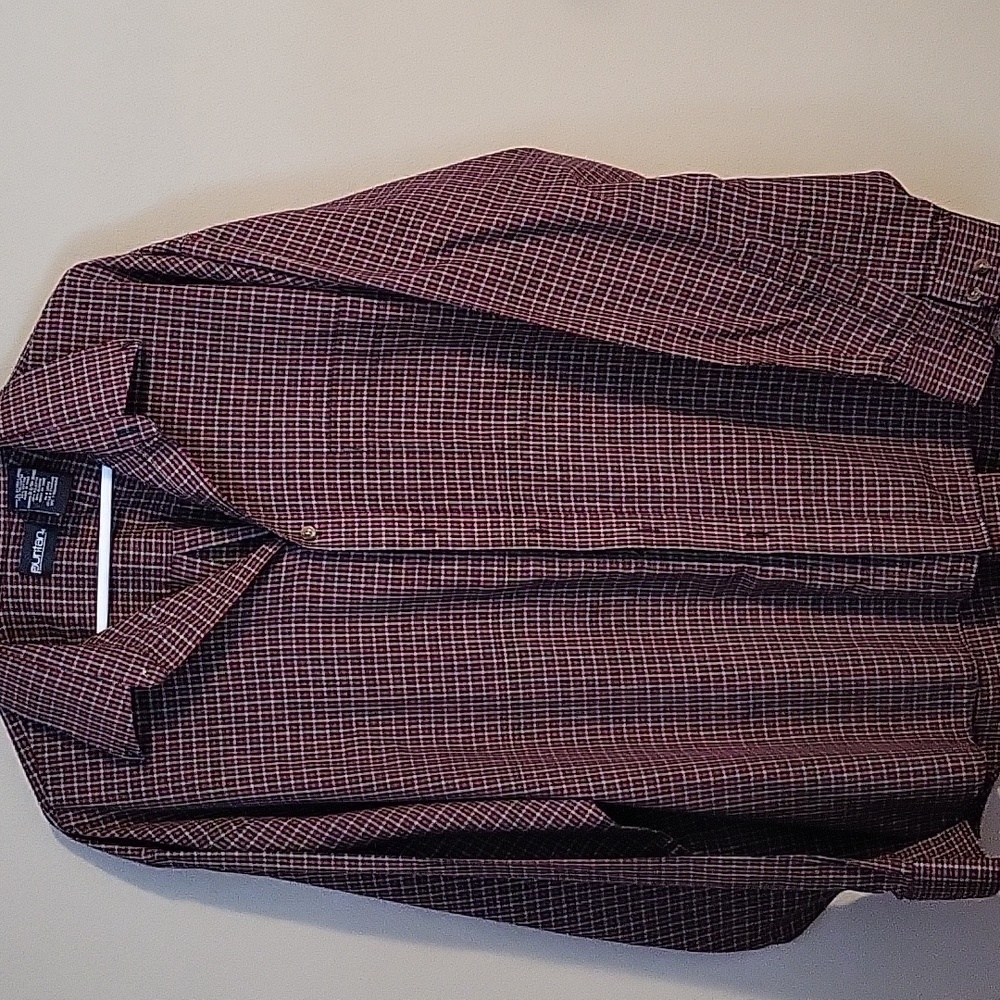 Men's long sleeve shirt,  excellent condition!